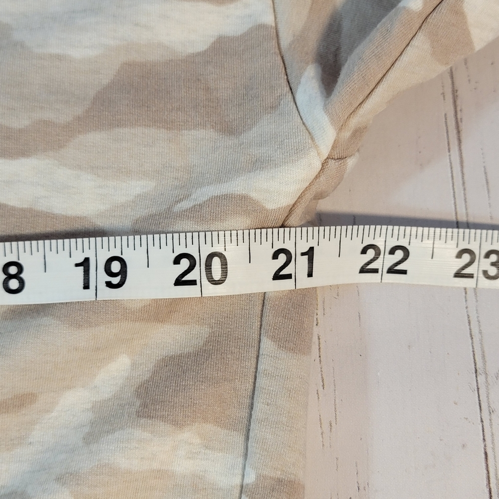 Athleta Studio to Street Printed Sweatshirt Neutral Camo Camoflage Pattern M - Picture 9 of 10